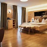 Wellness Gut Edermann 4* טייסנדורף