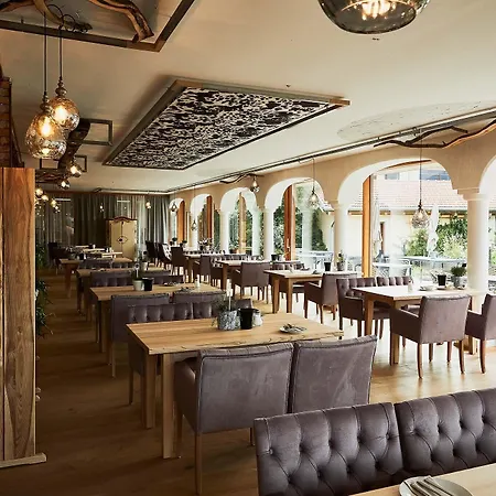 Wellness Gut Edermann 4* タイゼンドルフ